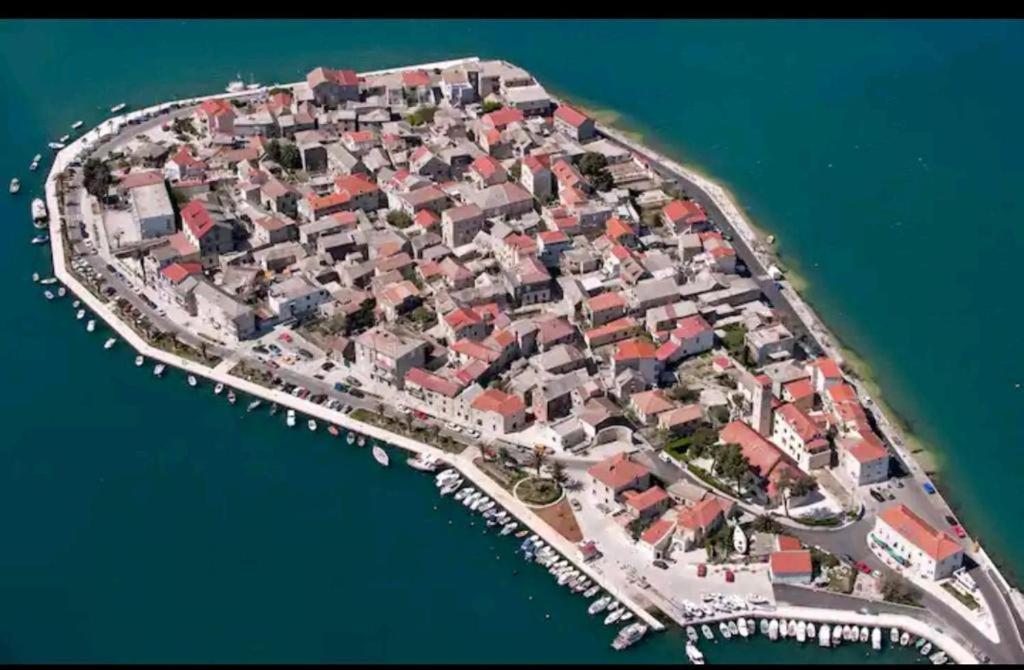 Holiday home Mala Venecija House *