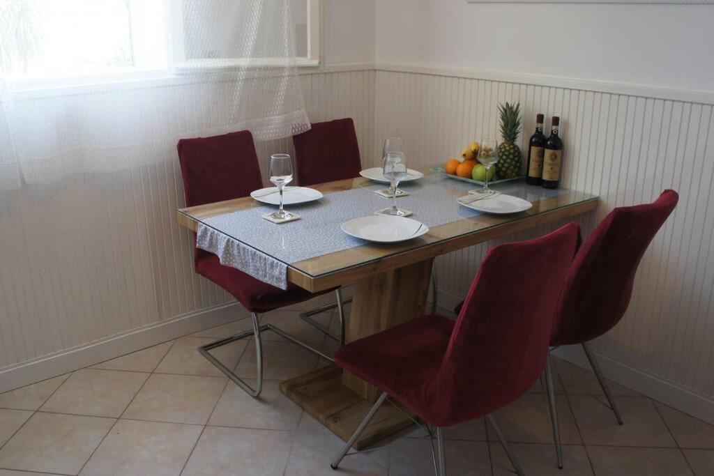 Mala Venecija House *